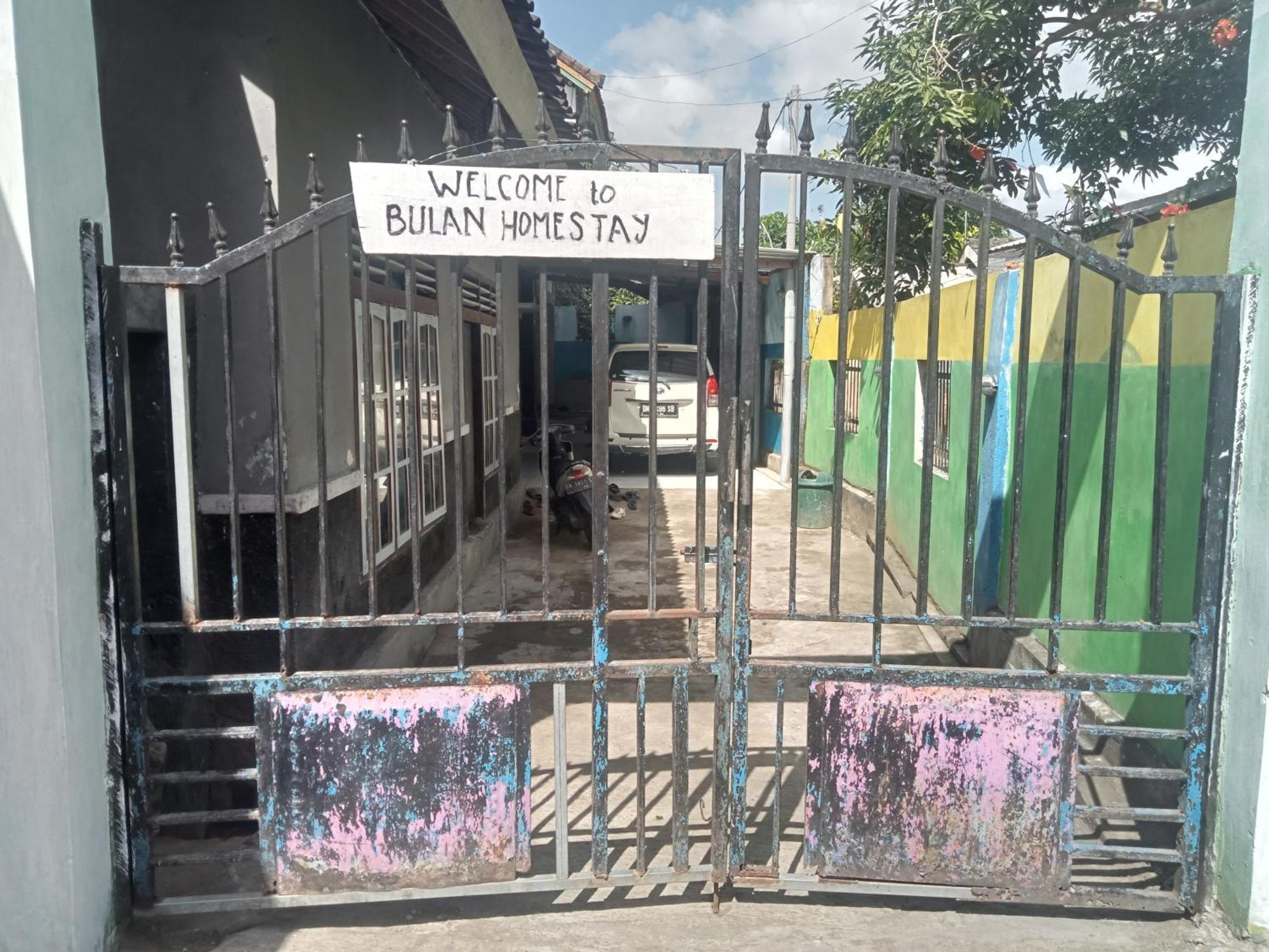 Bulan Homestay Plambi Exteriér fotografie